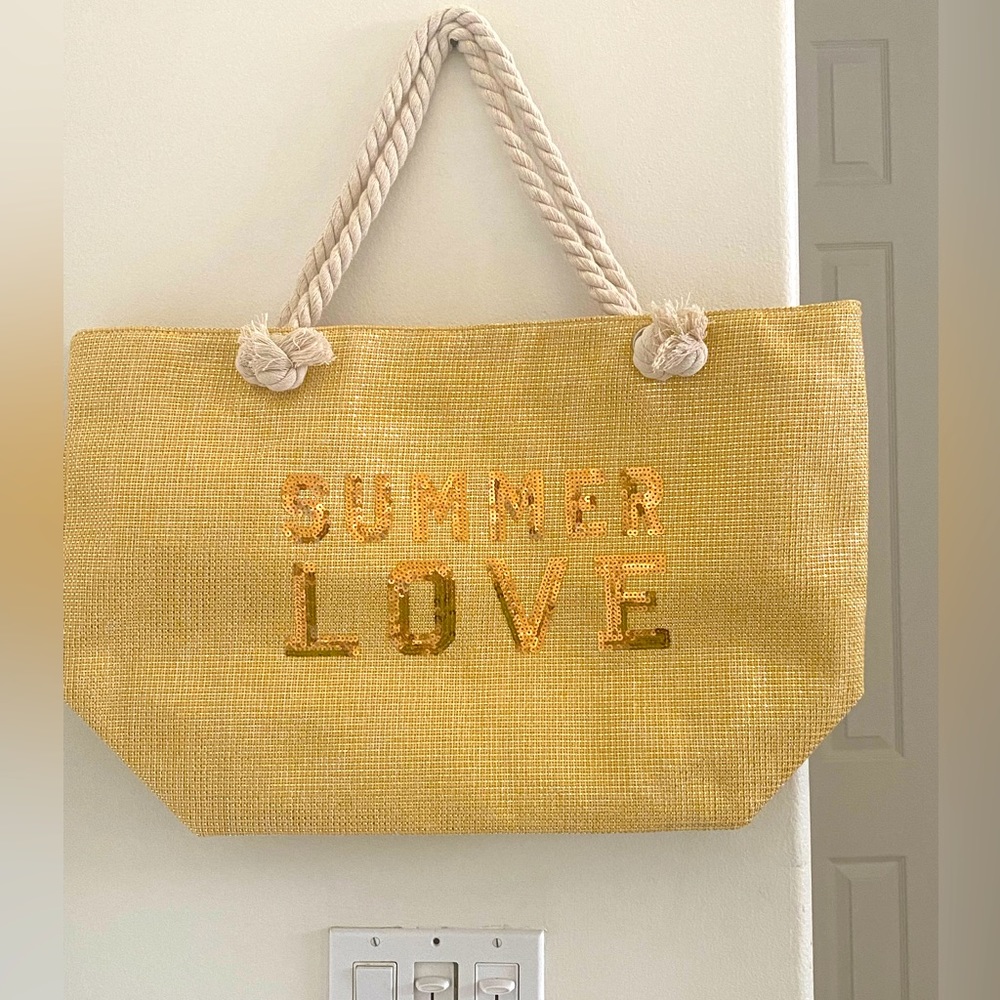 BRAND NEW BEACH LUXURY BAG